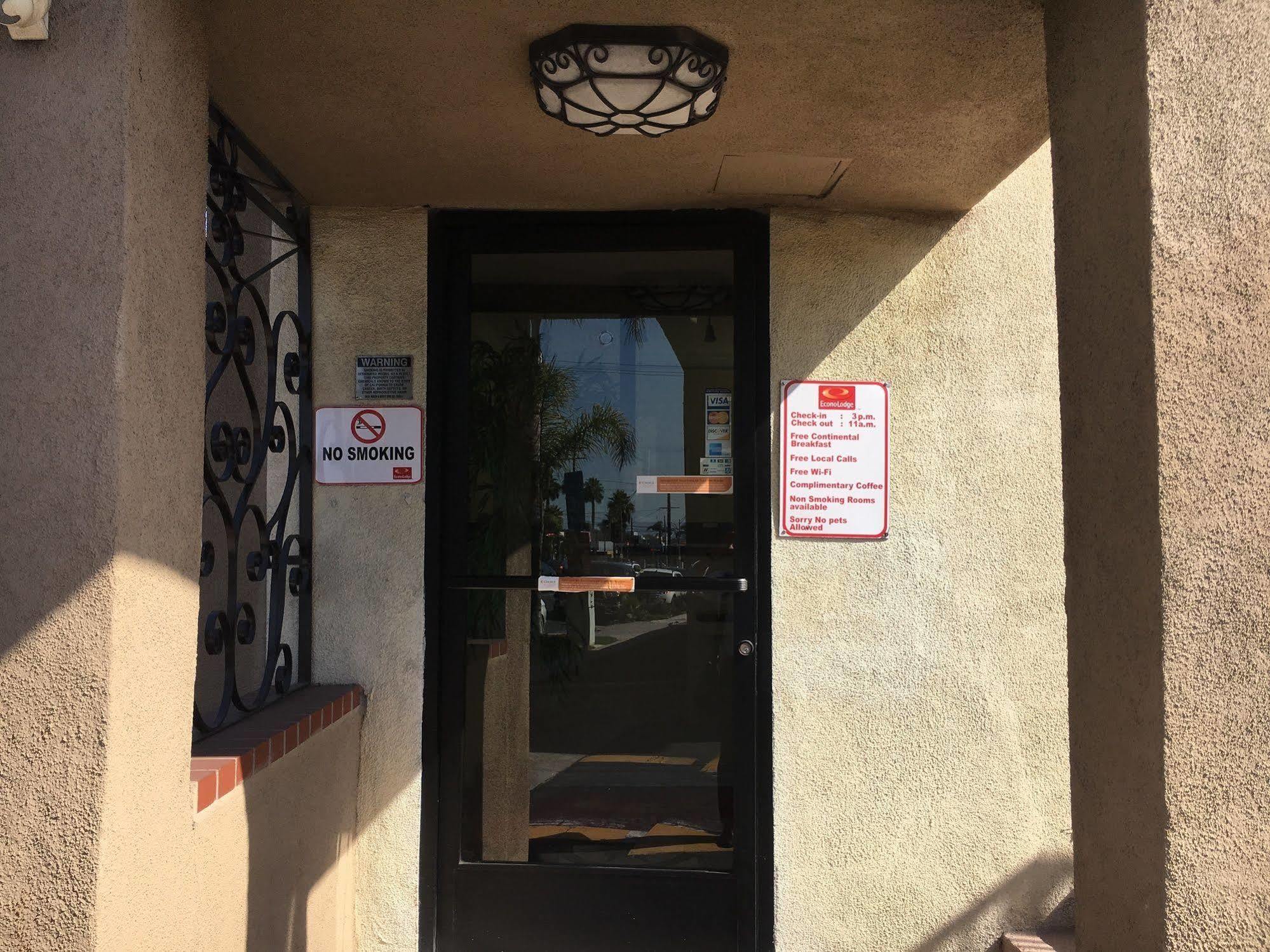 Econo Lodge Long Beach I-405 Exterior photo